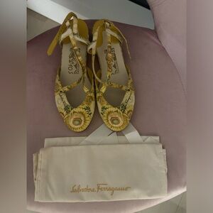 NWT Salvatore Ferragamo Oxalia buckled Sandals-Limited Edition in Sunflower